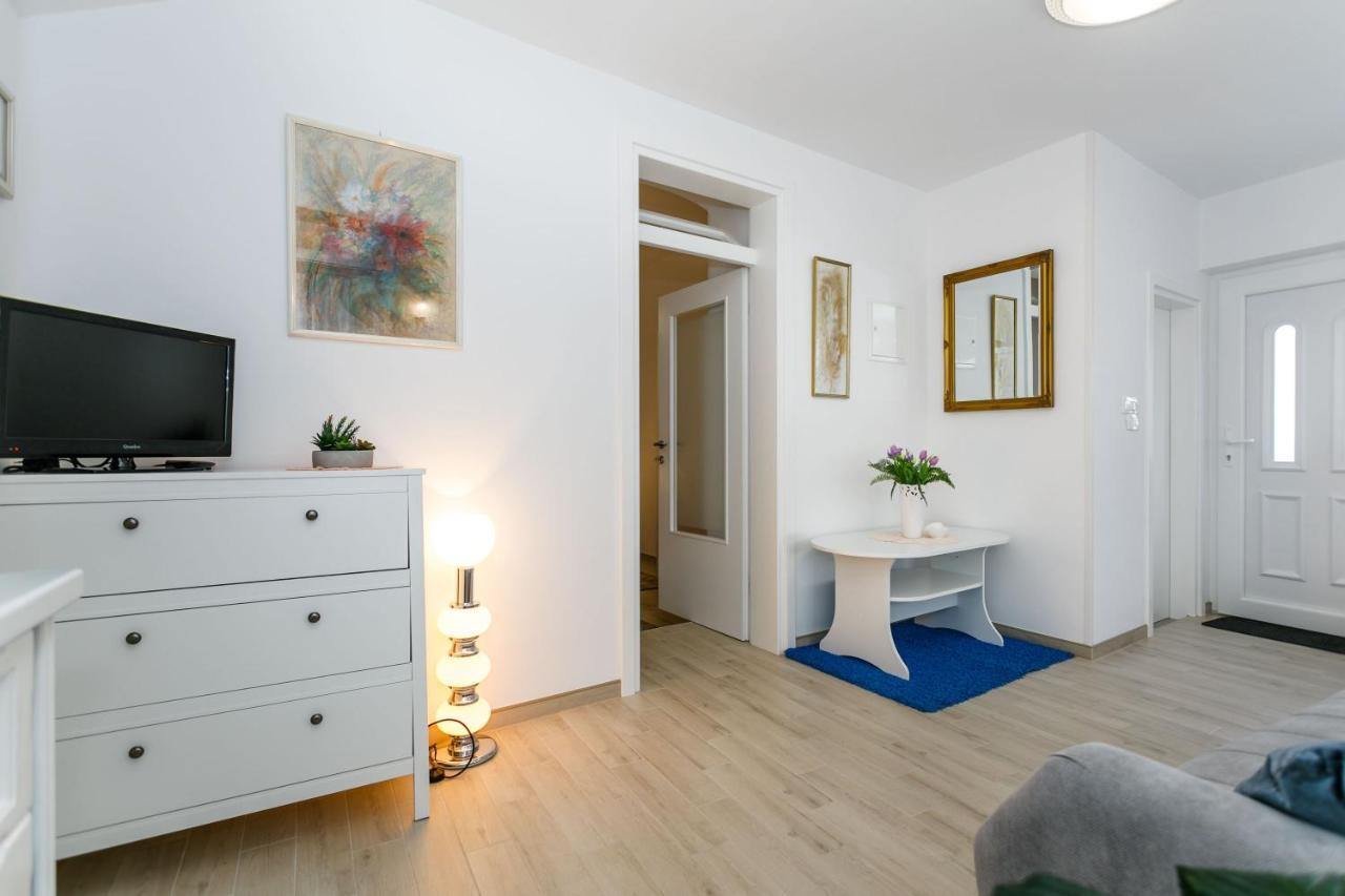 Apartment Near The Sea Judita Malinska Buitenkant foto